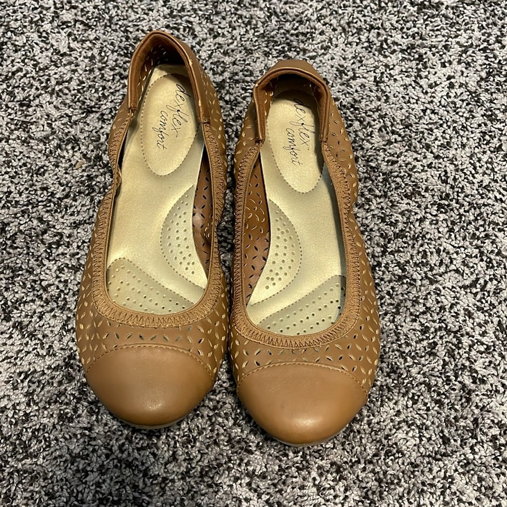 Brown flats - Picture 3 of 9